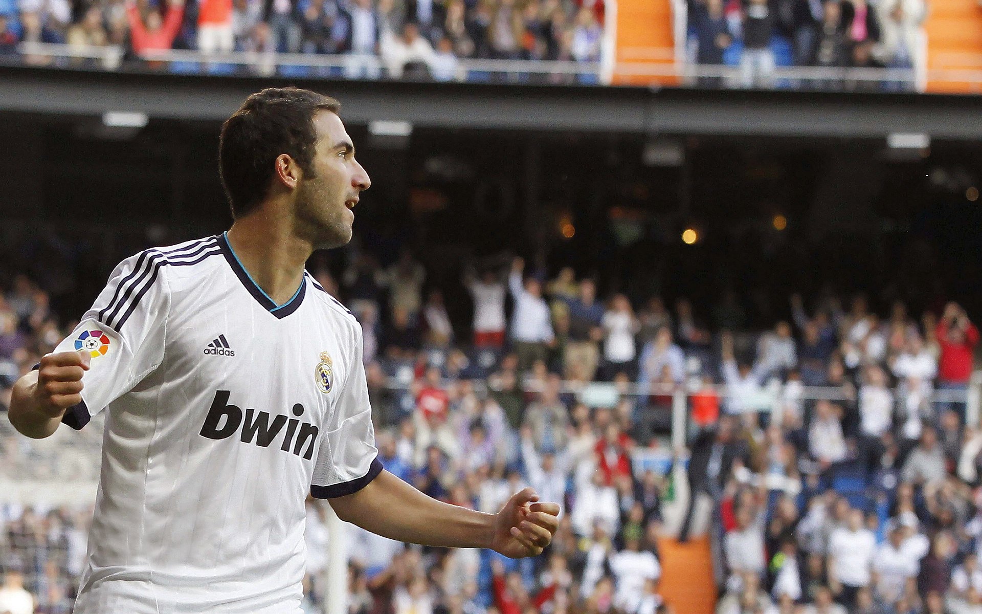 乌拉圭压哨击败卡塔尔,巴尔韦德成为关键先生